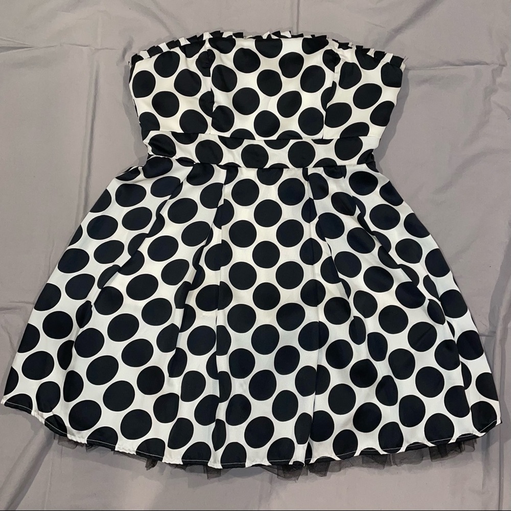 polka dot dress.